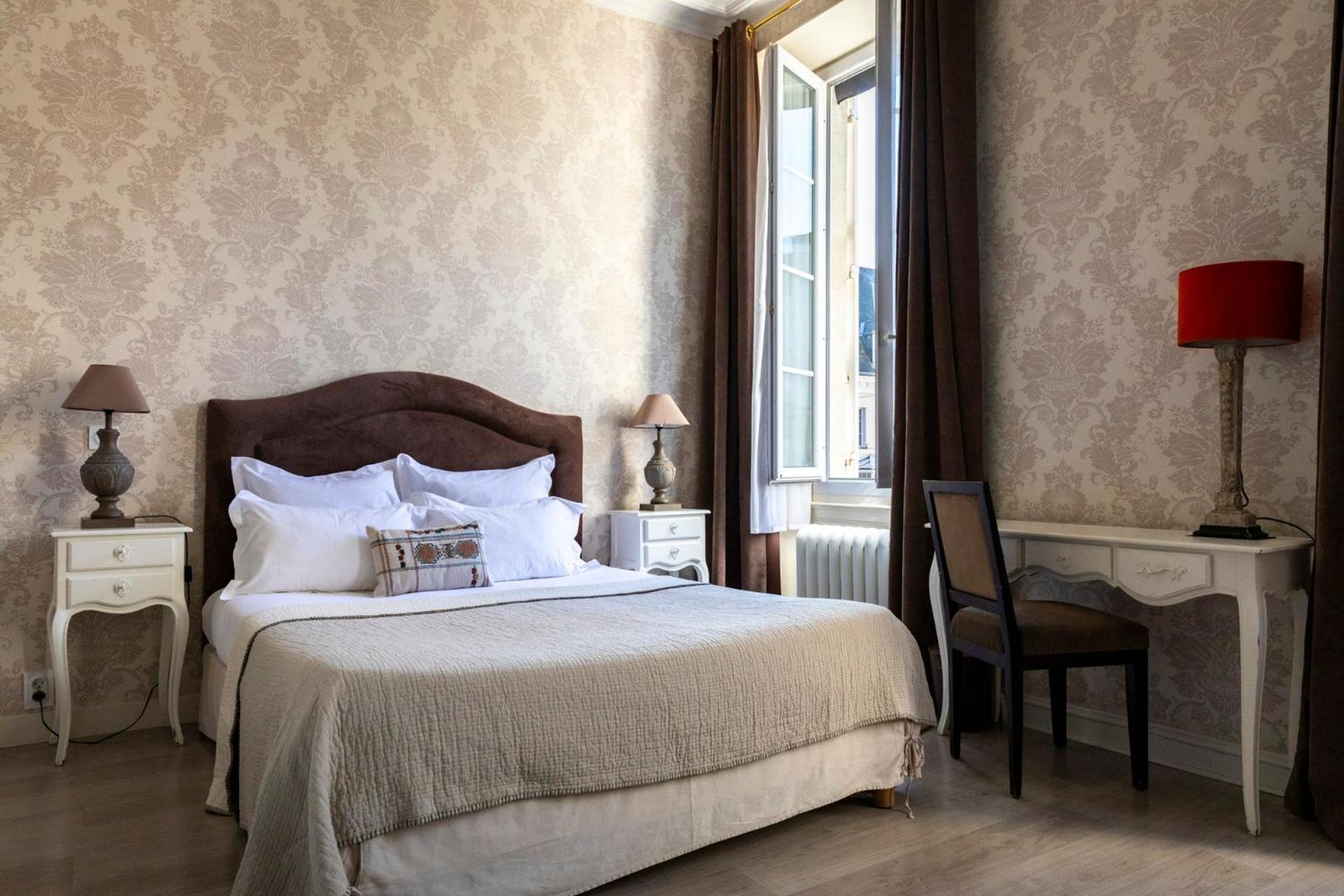 Hotel Du Mail Анже Екстериор снимка