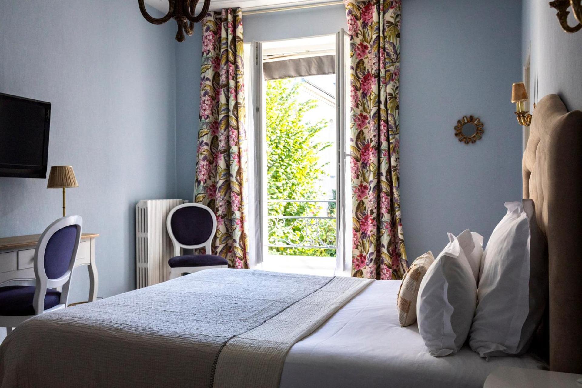Hotel Du Mail Анже Екстериор снимка